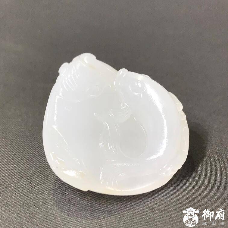 新疆和田玉黄皮羊脂白玉籽玉挂件 连年有余 9.1克