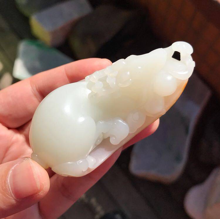 新疆和田玉枣红皮白玉籽玉把件 108.8g