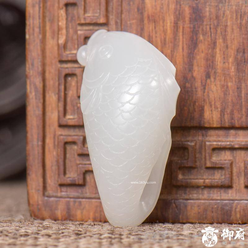新疆和田玉羊脂白玉籽玉挂件 如鱼得水 6.5克