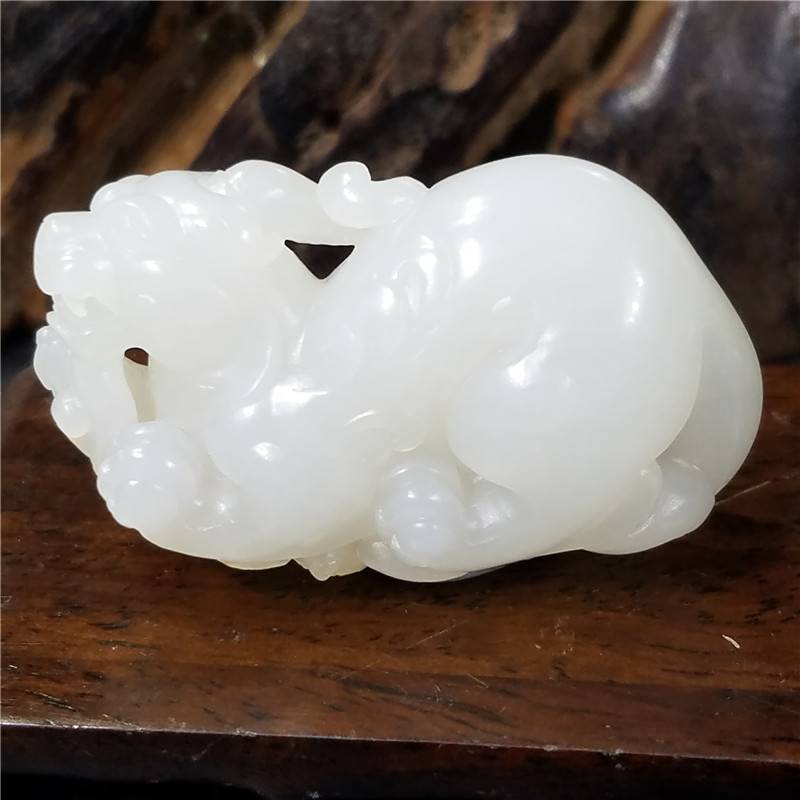 新疆和田玉黄皮一级白白玉籽玉挂件 貔貅 30克