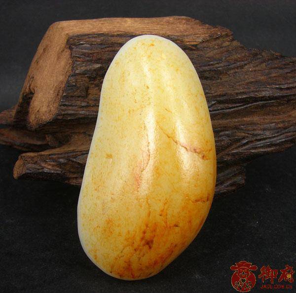 正宗新疆和田玉枣红皮白玉籽料 牌片料 117.2克