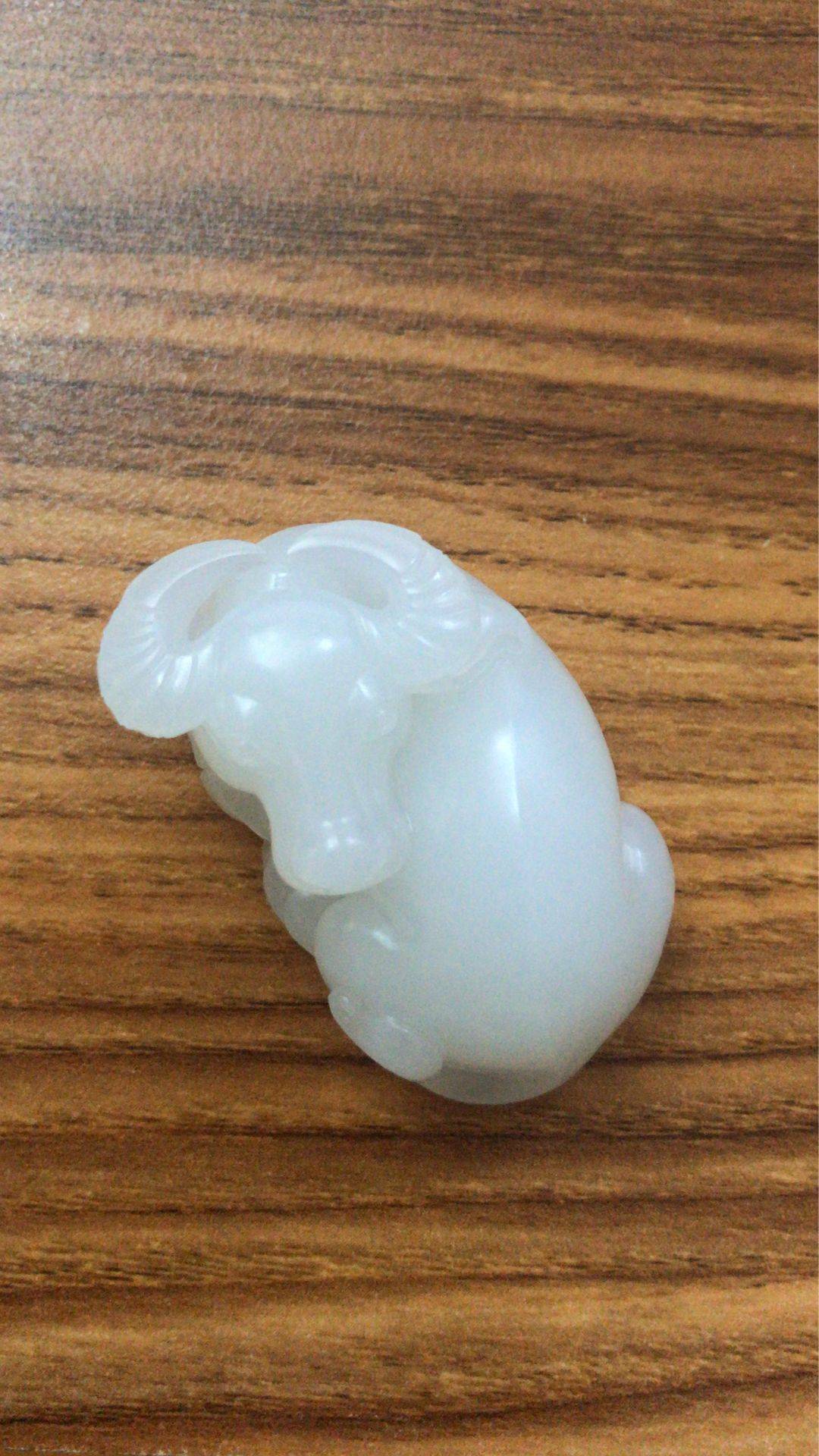 新疆和田玉原毛孔皮白玉籽玉挂件 羊脂白扭转乾坤