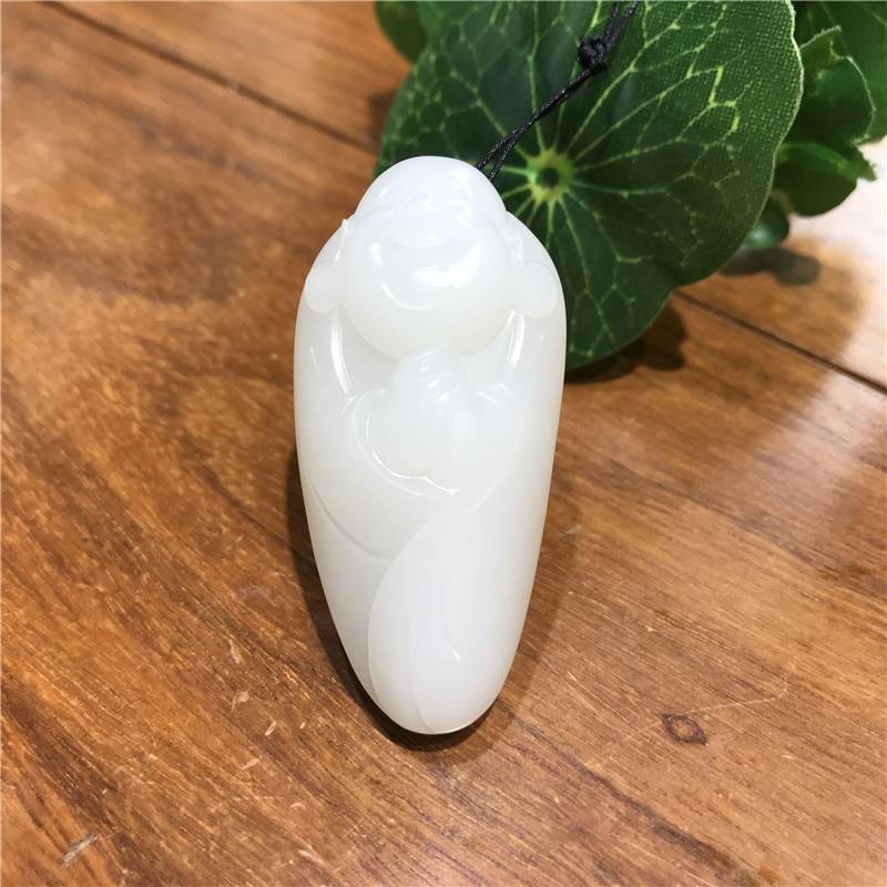 新疆和田玉原毛孔皮白玉籽玉挂件 一级白弥勒笑佛