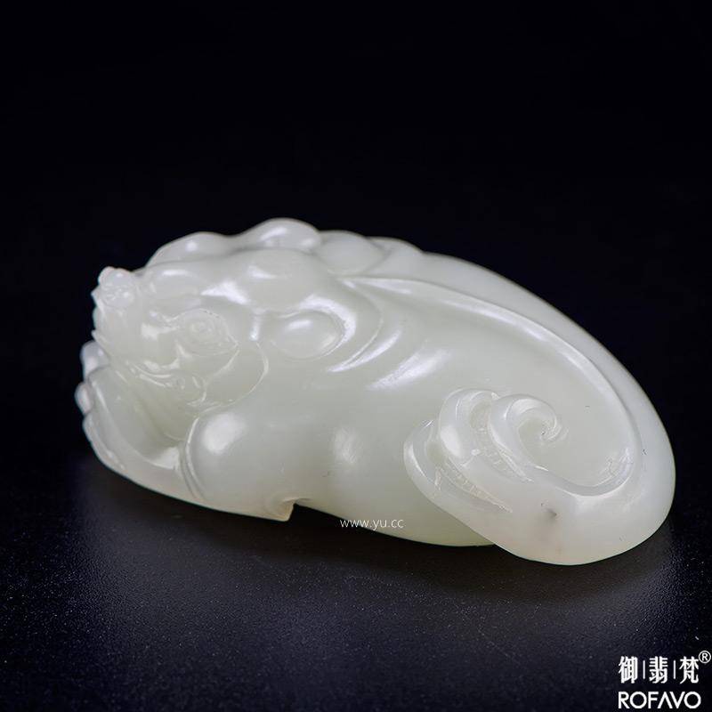 新疆和田玉原毛孔皮白玉把件 貔貅 76.9克