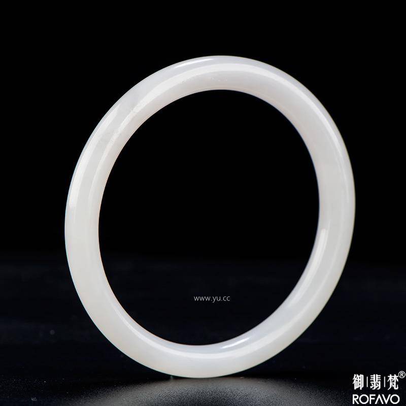 俄罗斯羊脂白玉手镯 内径58mm 28.8克