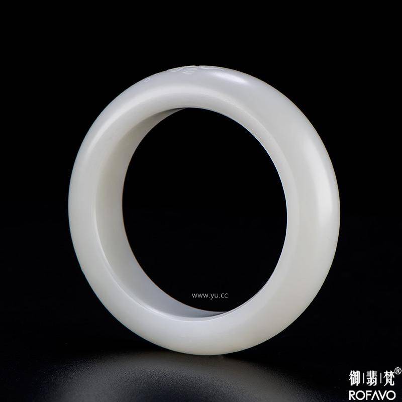 新疆和田玉一级白白玉籽玉手镯 金玉满堂 内径57.3mm 107.3克