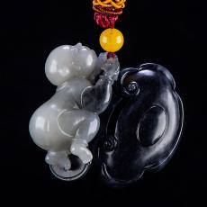 新疆和田玉青花玉籽玉挂件 送财童子 66.8克