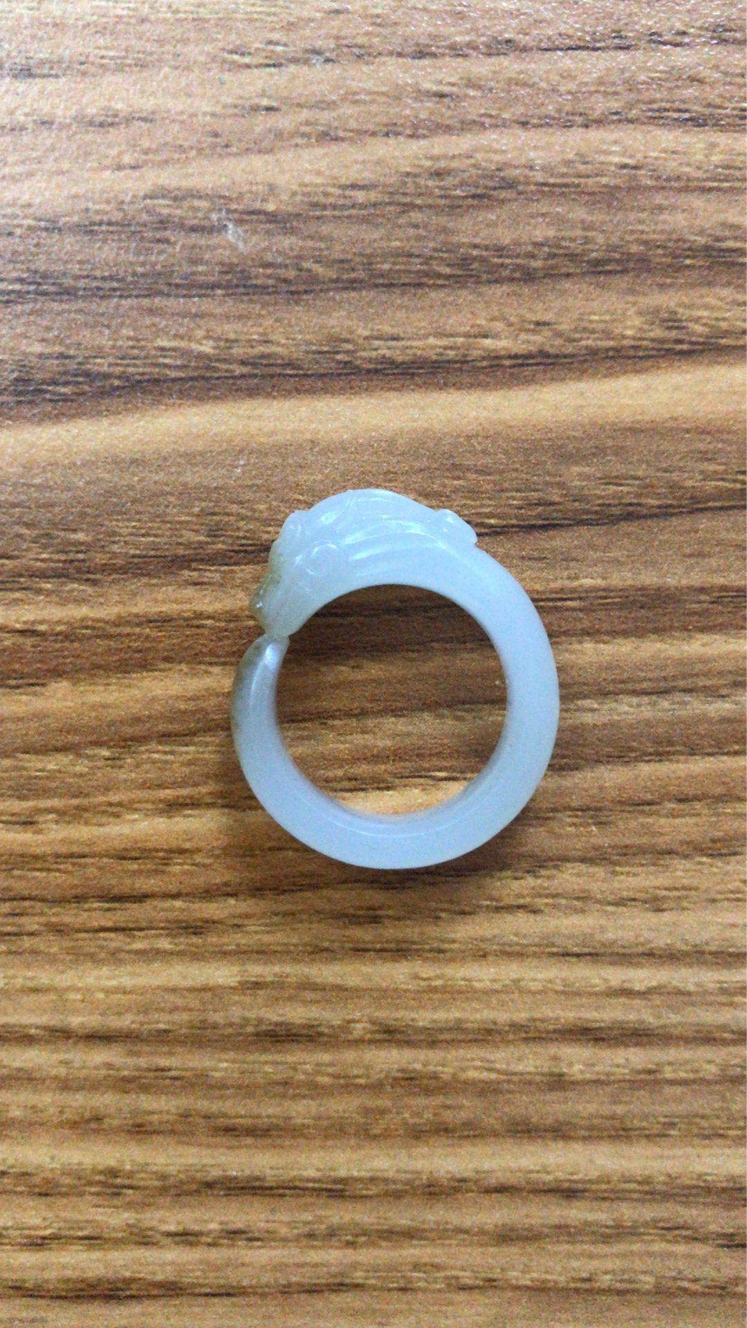 白玉戒指