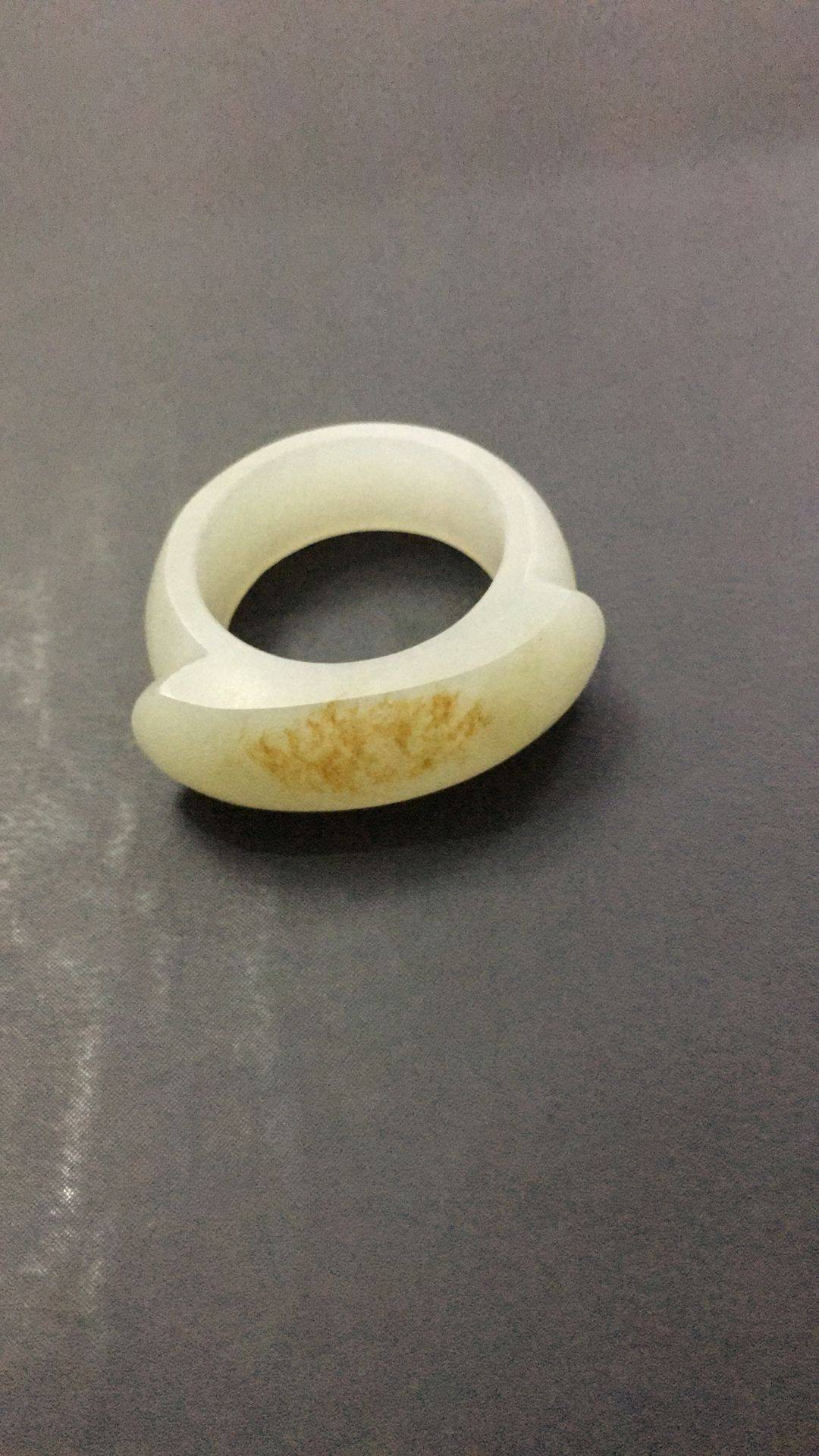 新疆和田玉黄皮白玉籽玉戒指