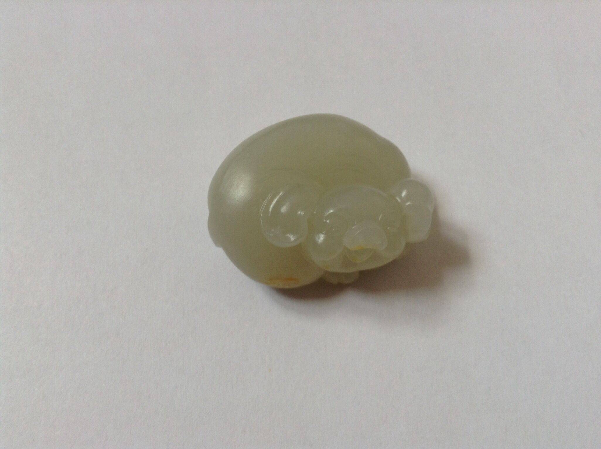 新疆和田黄皮白玉籽玉挂件 福猪 20.1g