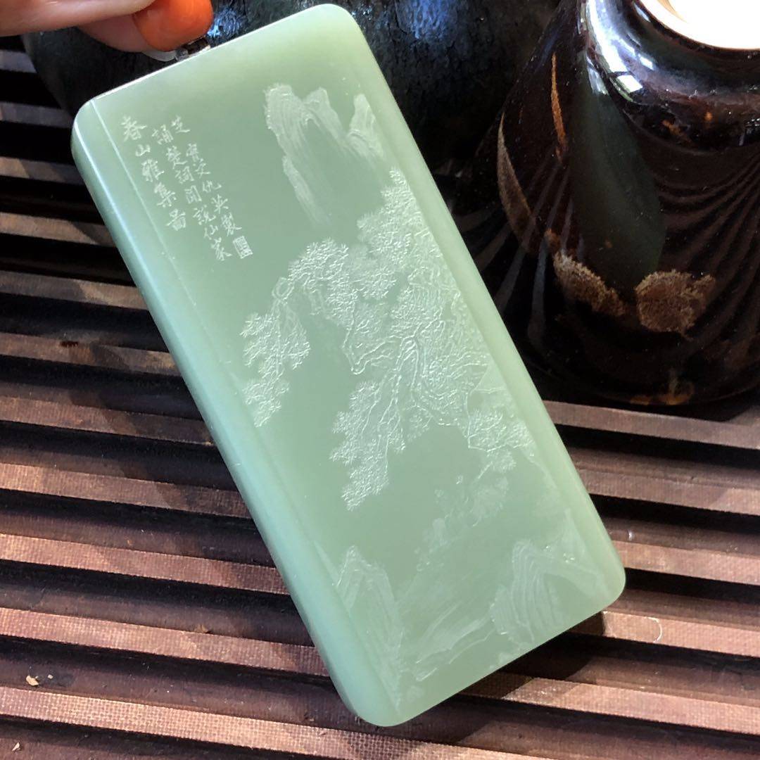 青玉山水牌 105g