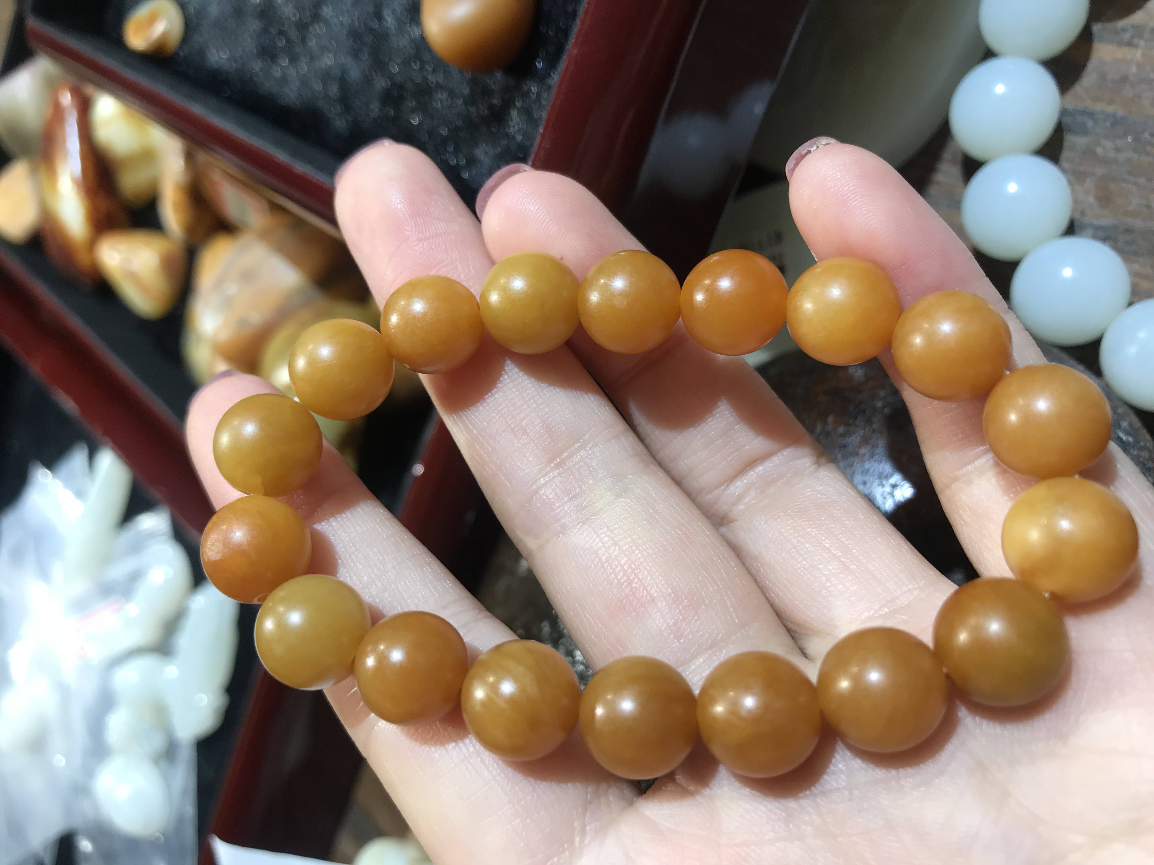鸡油黄带皮手链10mm（18颗）