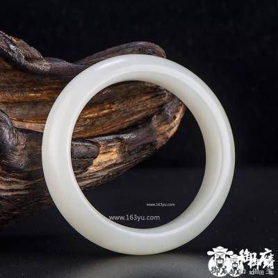 新疆和田玉原毛孔皮一级白白玉籽玉 手镯 内径52.5mm 62克