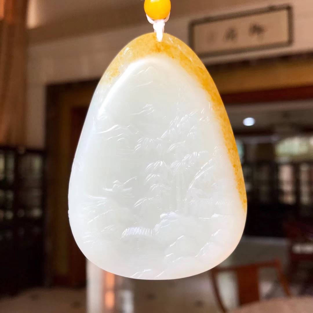 新疆和田玉白玉籽玉山水牌 87.3g