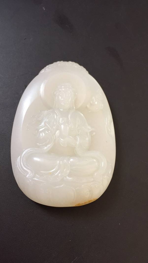 新疆和田玉一级白洒金皮白玉籽玉牌子 持瓶观音 49克