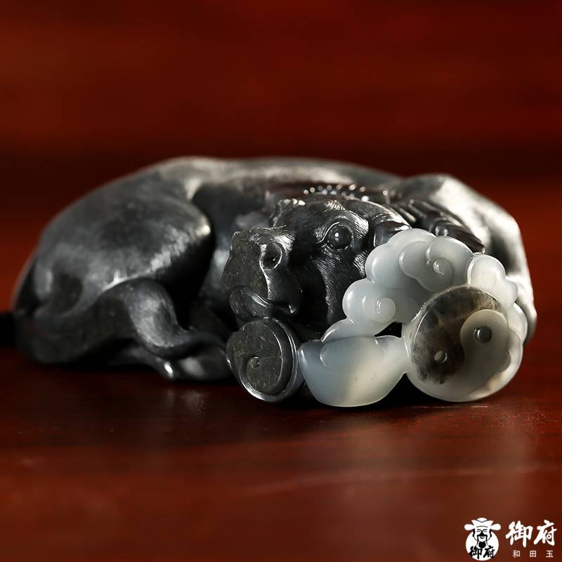 新疆和田玉青花籽玉 扭转乾坤 154.4克