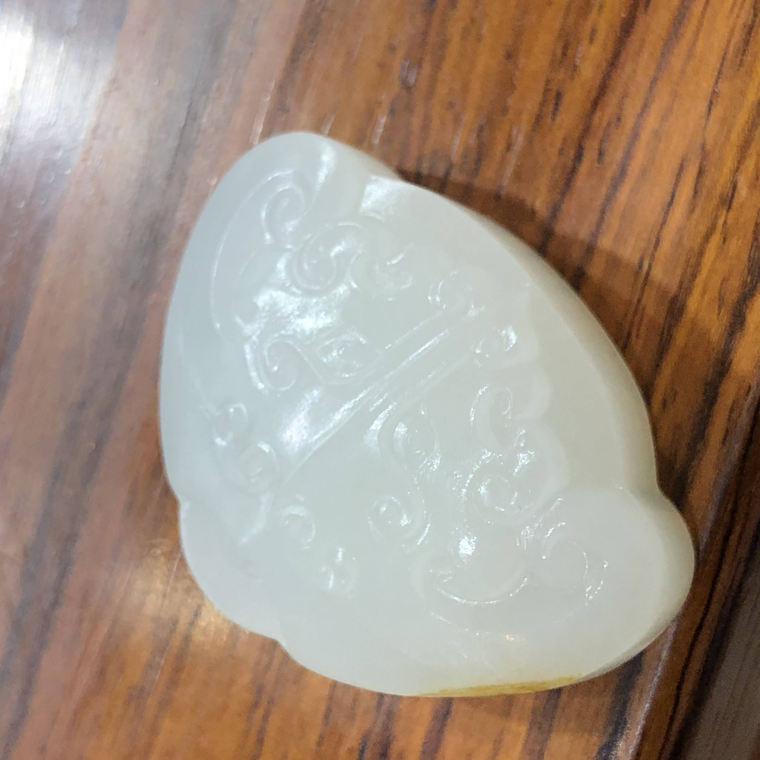 新疆和田玉洒金皮白玉籽玉 仿古兽 13克