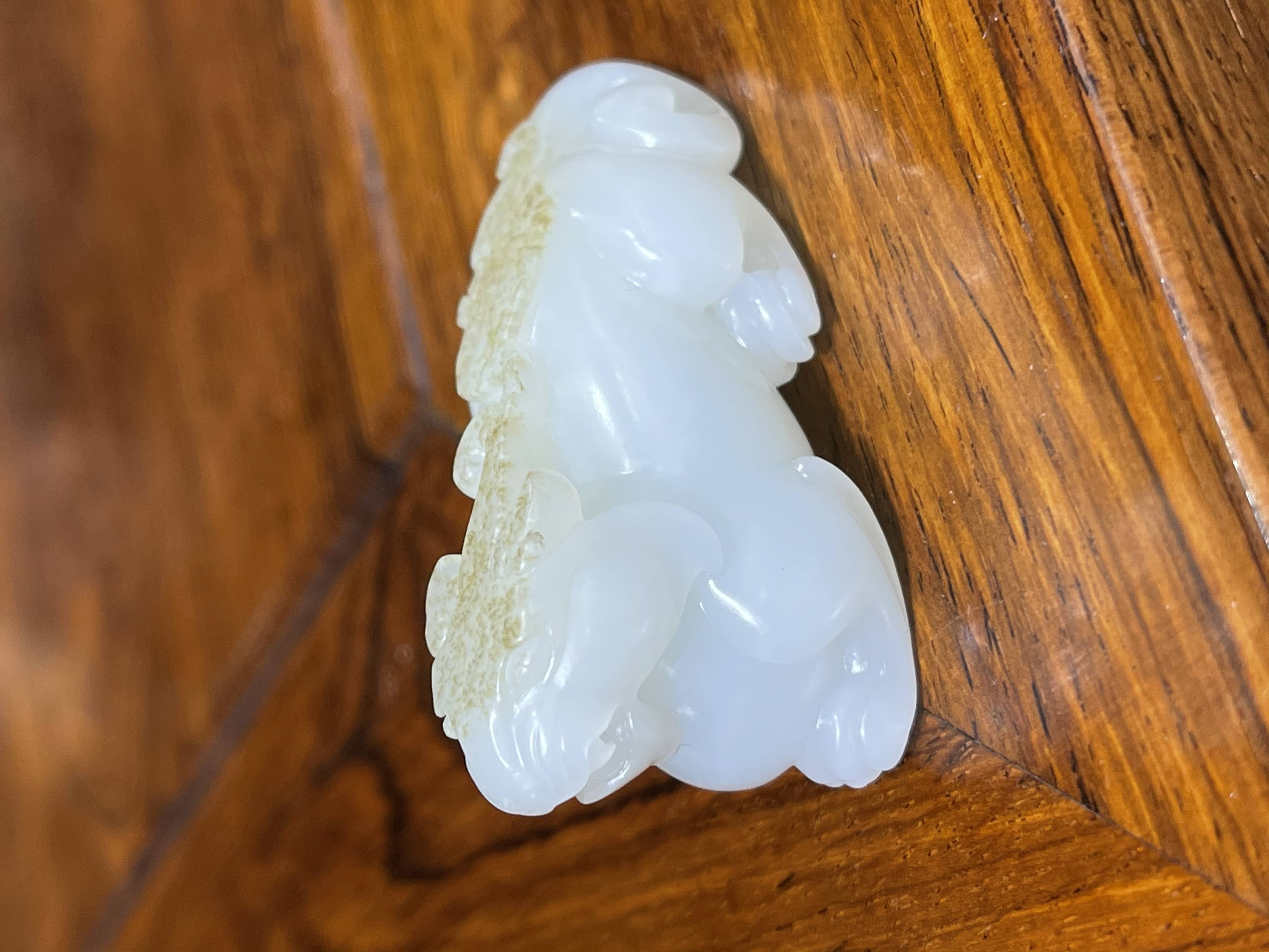 新疆和田玉秋梨皮白玉籽玉挂件 招财貔貅 30克