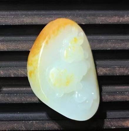 新疆和田玉洒金皮白玉籽玉挂件 大展宏图 20.6克