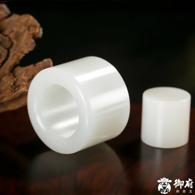 新疆和田玉原毛孔皮籽玉白玉 扳指套装 圈口29mm 62.5克