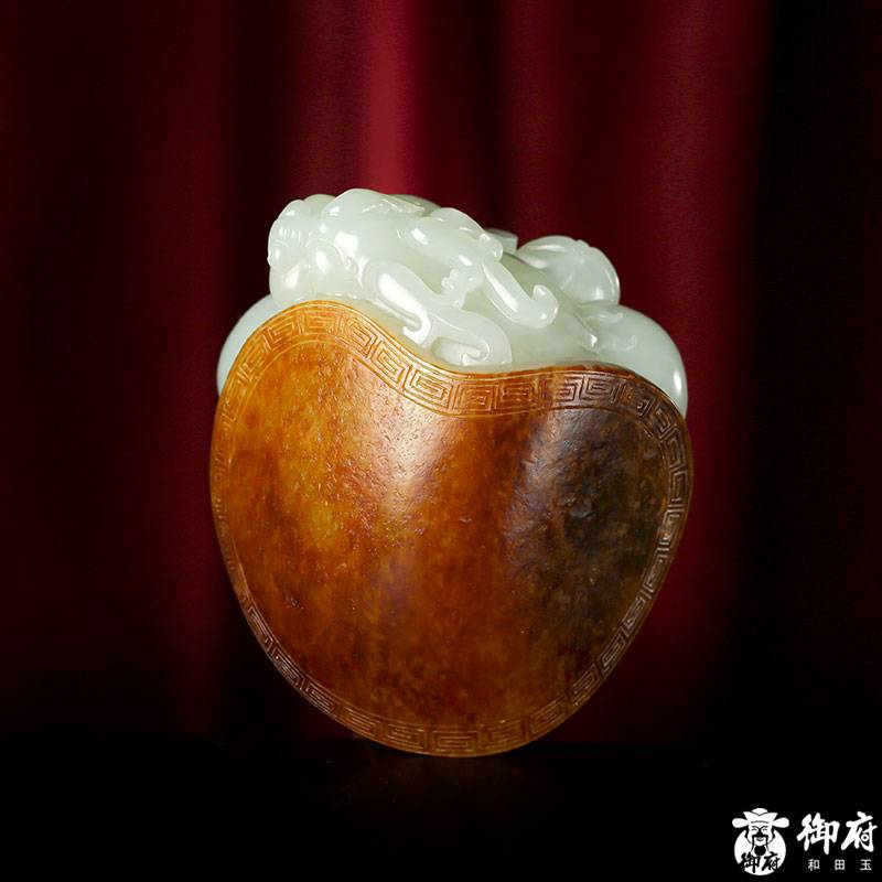 新疆和田玉枣红皮白玉籽玉把件 龙龟 153克