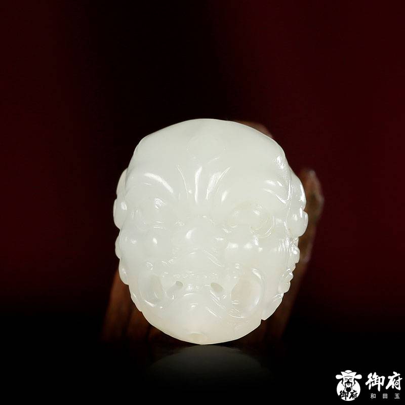 新疆和田玉籽玉 兽面 4.7克