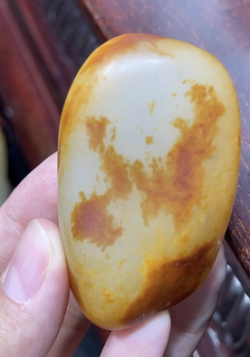新疆和田玉黄皮白玉 原石 103克