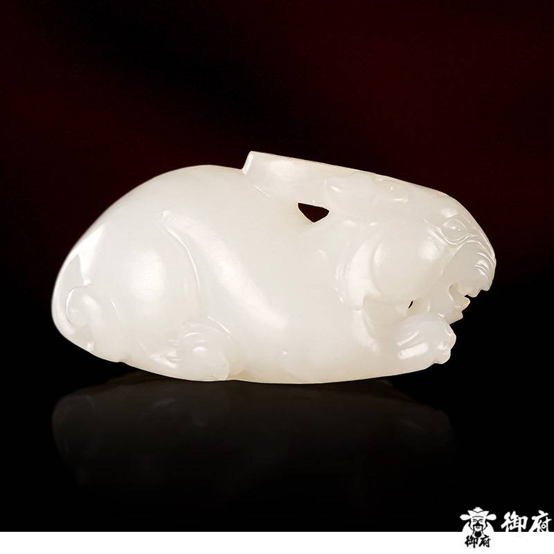 新疆和田玉原毛孔皮白玉籽玉 貔貅 19克