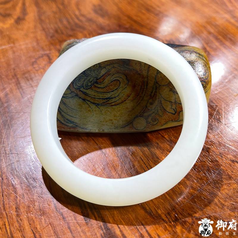 新疆和田玉原毛孔皮白玉籽玉 手镯 55.4克