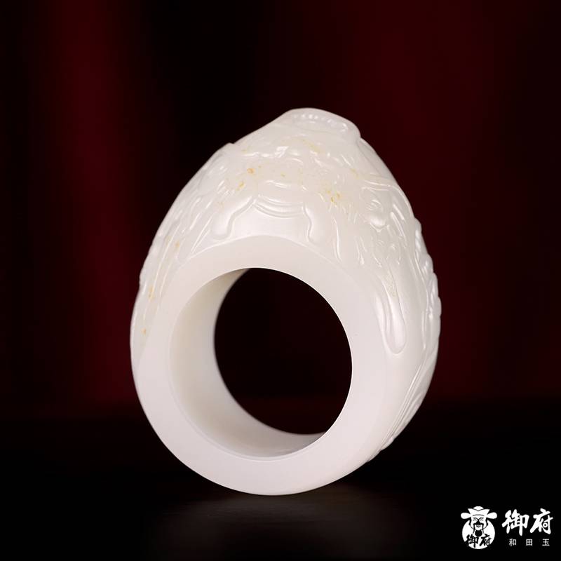 新疆和田玉灑金皮白玉籽玉 獸面扳指 34.8克 圖片9