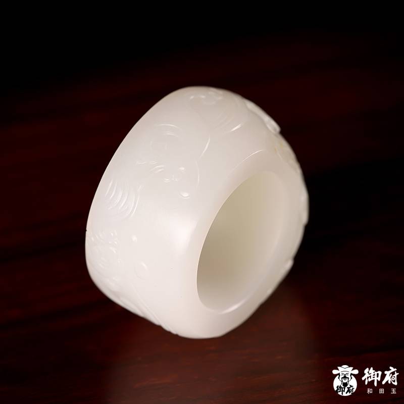 新疆和田玉灑金皮白玉籽玉 獸面扳指 34.8克 圖片6