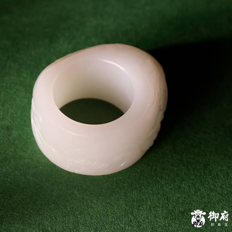 新疆和田玉灑金皮白玉籽玉 獸面扳指 34.8克 圖片4