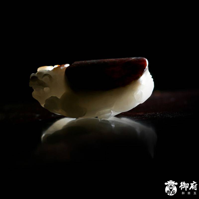 新疆和田玉棗紅皮白玉籽玉掛件 龍龜 21.7克