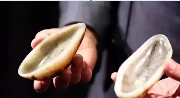 一个空壳和田玉拍出300万？和田玉越白越值钱吗？