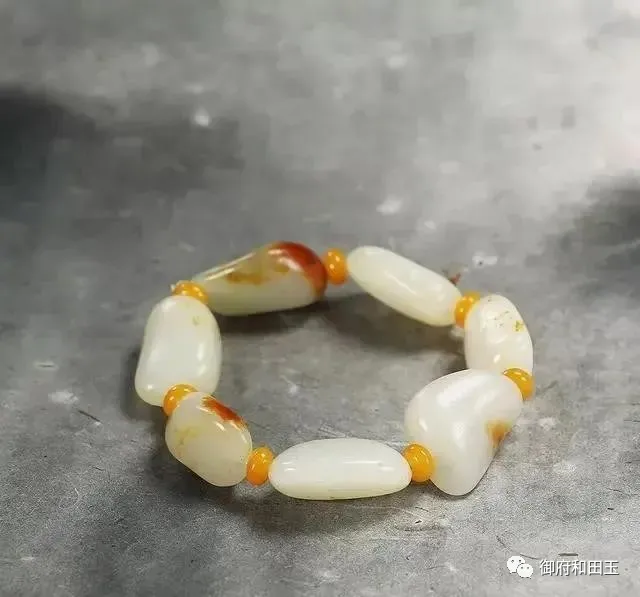 一粒籽10万人民币，这个天价手串70万，网友：手上戴了一套房！