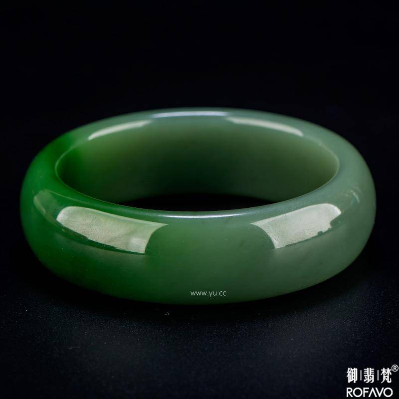俄羅斯碧玉手鐲 內(nèi)徑55mm 79.2克