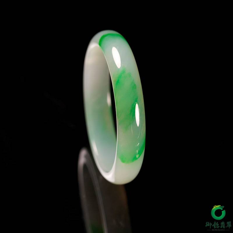 緬甸翡翠A貨冰種飄花手鐲 42.2克 內(nèi)徑54.5mm 圖片3