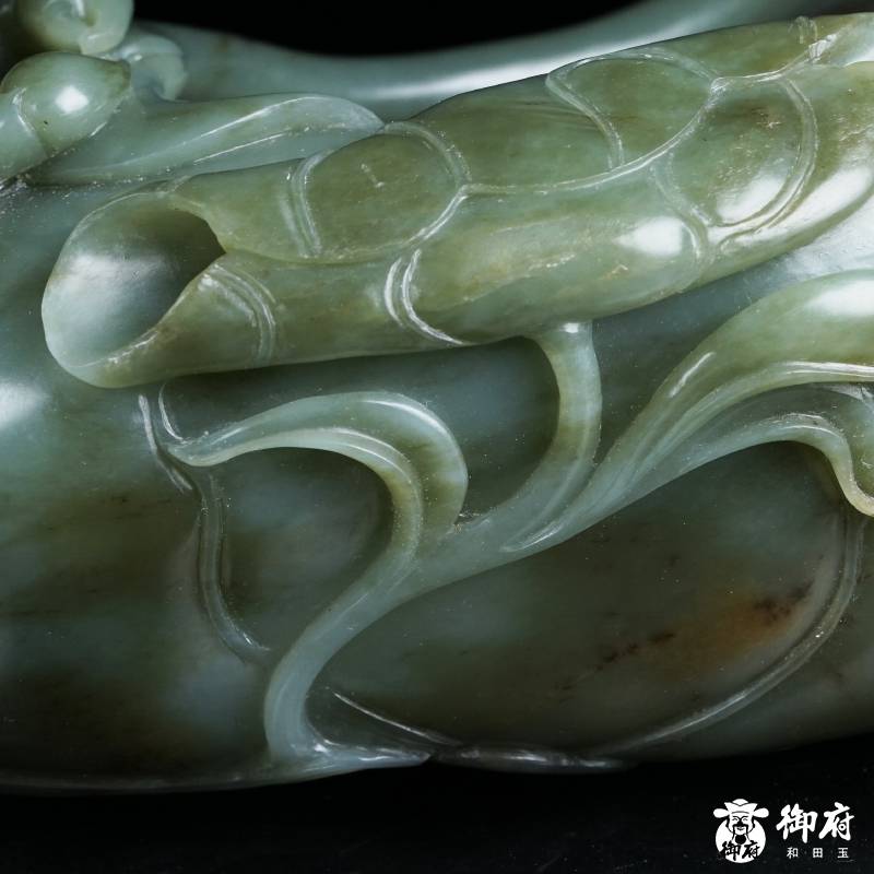 新疆和田青玉籽料獨籽獨雕文房筆洗 荷塘雅趣 2335克 圖片4