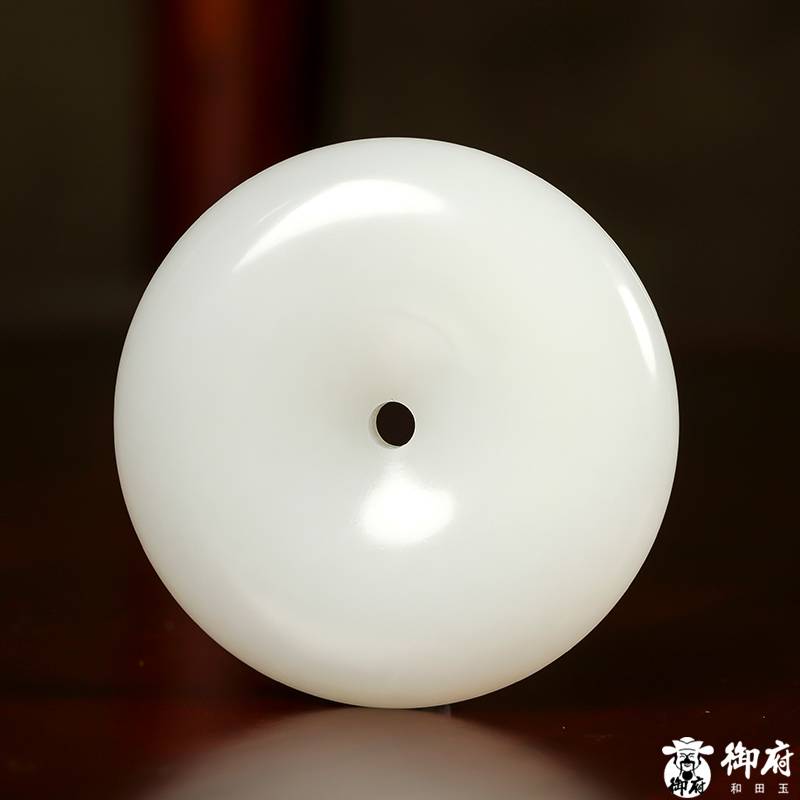 新疆和田玉羊脂白玉籽玉掛件 平安扣 65.8克 圖片3