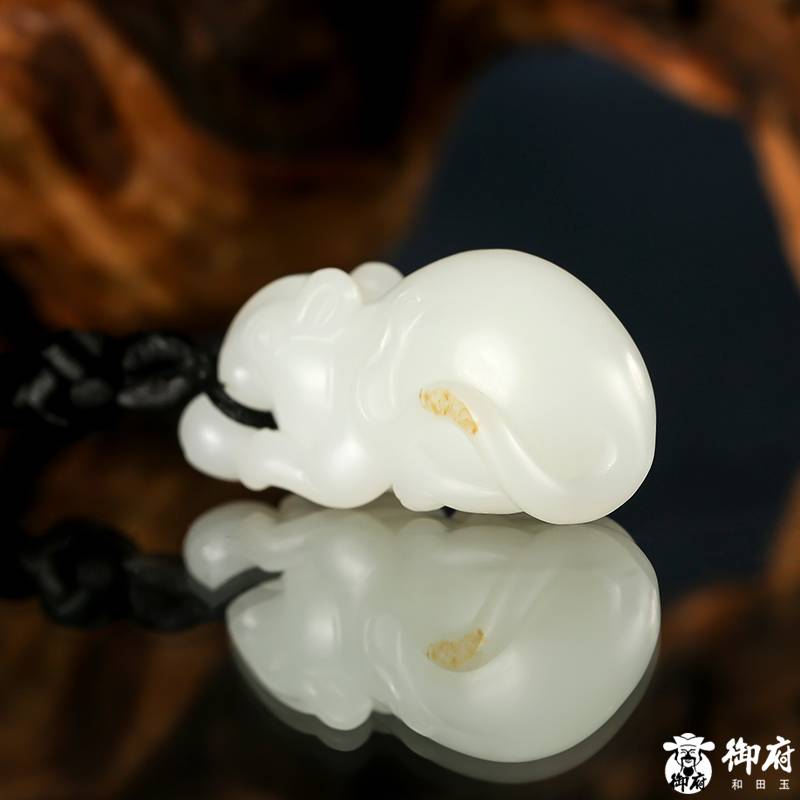 新疆和田玉灑金皮白玉籽玉掛件 福鼠 16.7克 圖片3