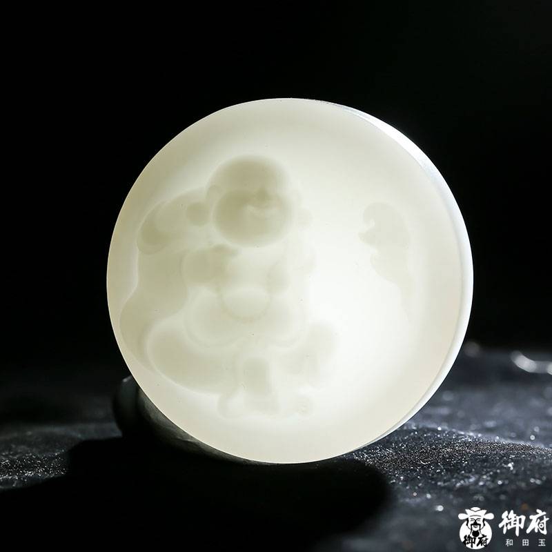 新疆和田玉白玉籽玉 持寶彌勒 81.5克