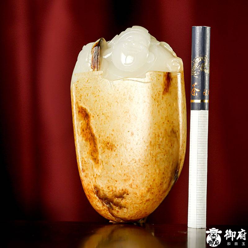 新疆和田玉灑金皮白玉籽玉把件 財(cái)神 210.2克 圖片3