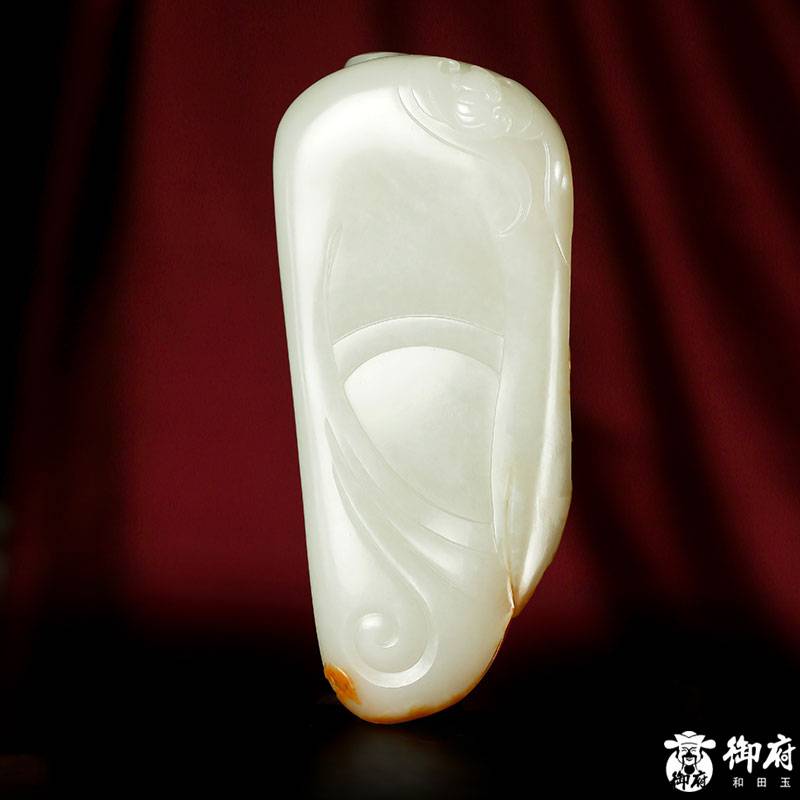 御府玉雕 重 318.4克 新疆和田紅皮白玉籽料把件 招財進(jìn)寶 圖片9