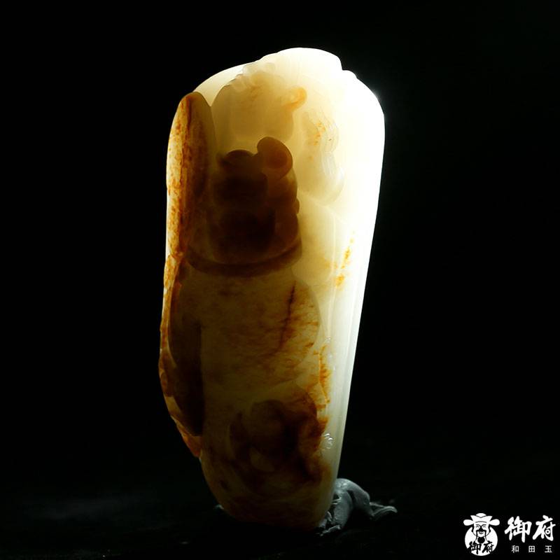 御府玉雕 重 318.4克 新疆和田紅皮白玉籽料把件 招財進(jìn)寶 圖片11