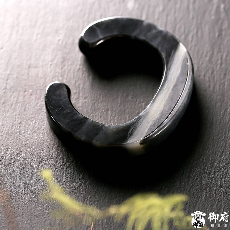 新疆和田玉原毛孔皮青花籽玉 開(kāi)口鐲 51.5mm 85克 圖片4