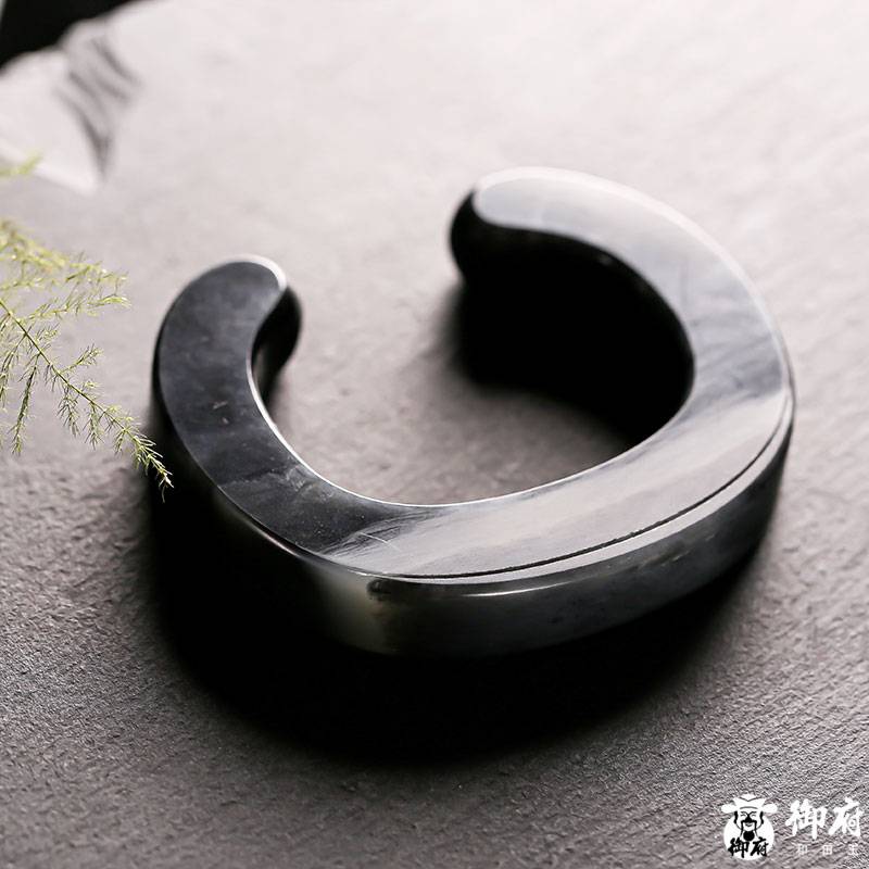 新疆和田玉原毛孔皮青花籽玉 開(kāi)口鐲 51.5mm 85克 圖片5