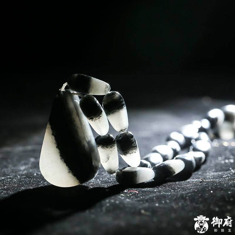 新疆和田玉青花籽玉鏈條吊墜 58.3克 圖片9