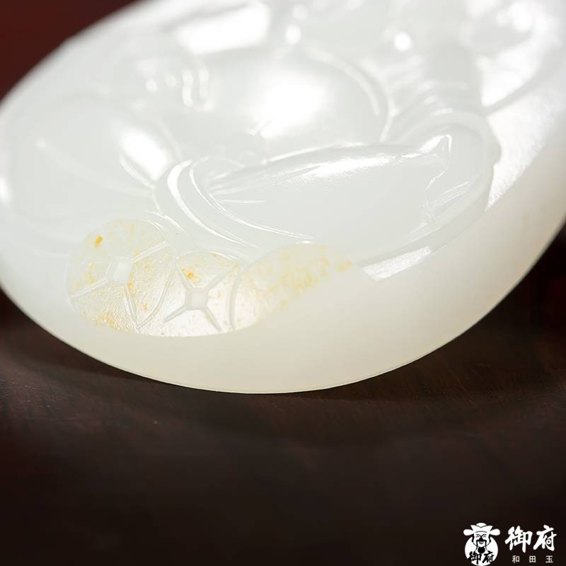 新疆和田玉灑金皮白玉籽玉 財(cái)神降福 21.3克 圖片6