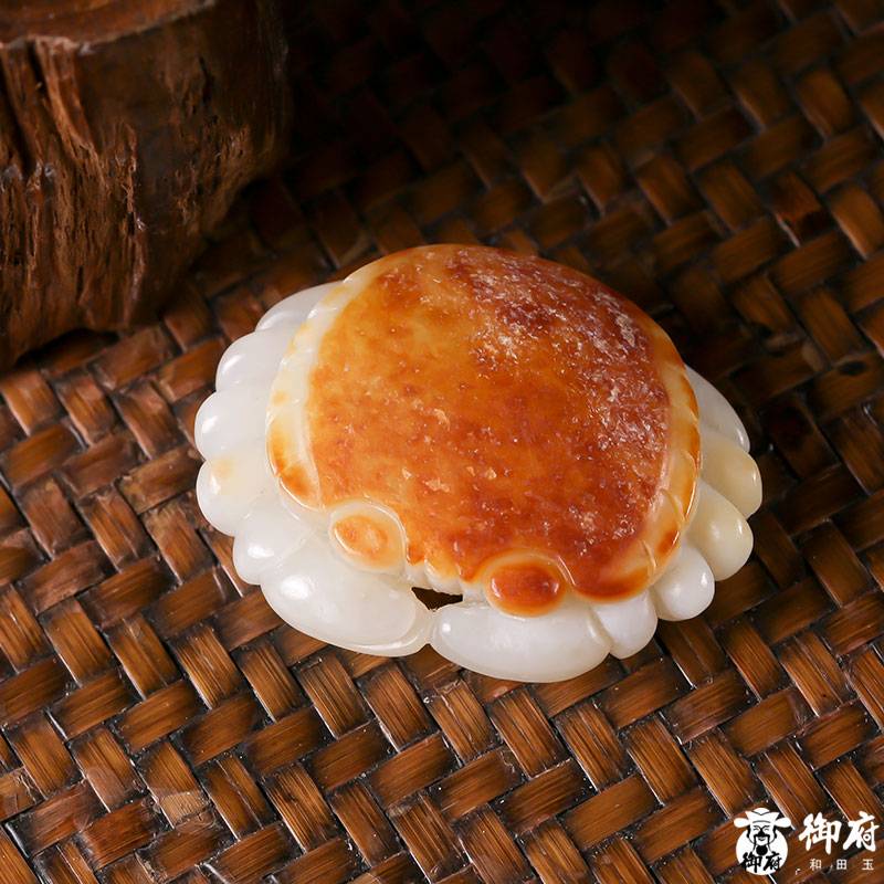 新疆和田玉棗紅皮白玉籽玉掛件 大鉗在握 20克 圖片5