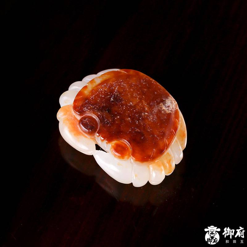 新疆和田玉棗紅皮白玉籽玉掛件 大鉗在握 13克 圖片4